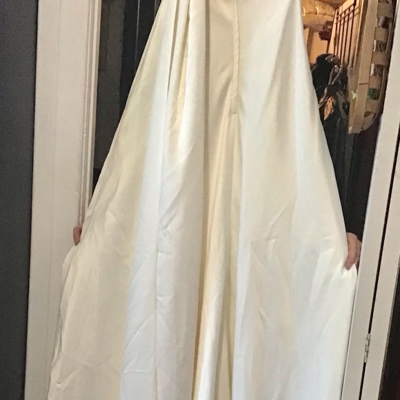 David’s Bridal Wedding Dress - Picture 12 of 15